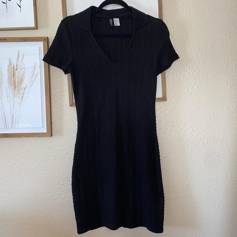 Quilt textured collared dress.